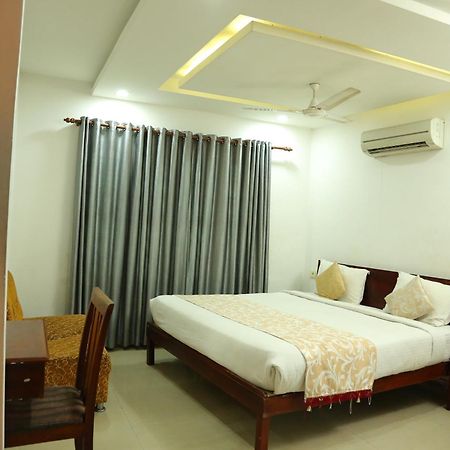 Malabar Plaza Inn Kochi Luaran gambar