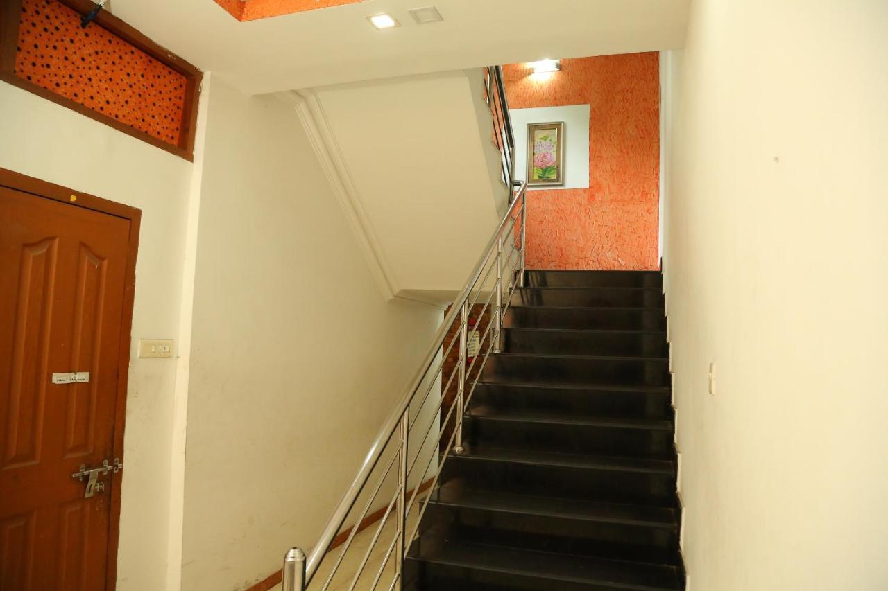 Malabar Plaza Inn Kochi Luaran gambar