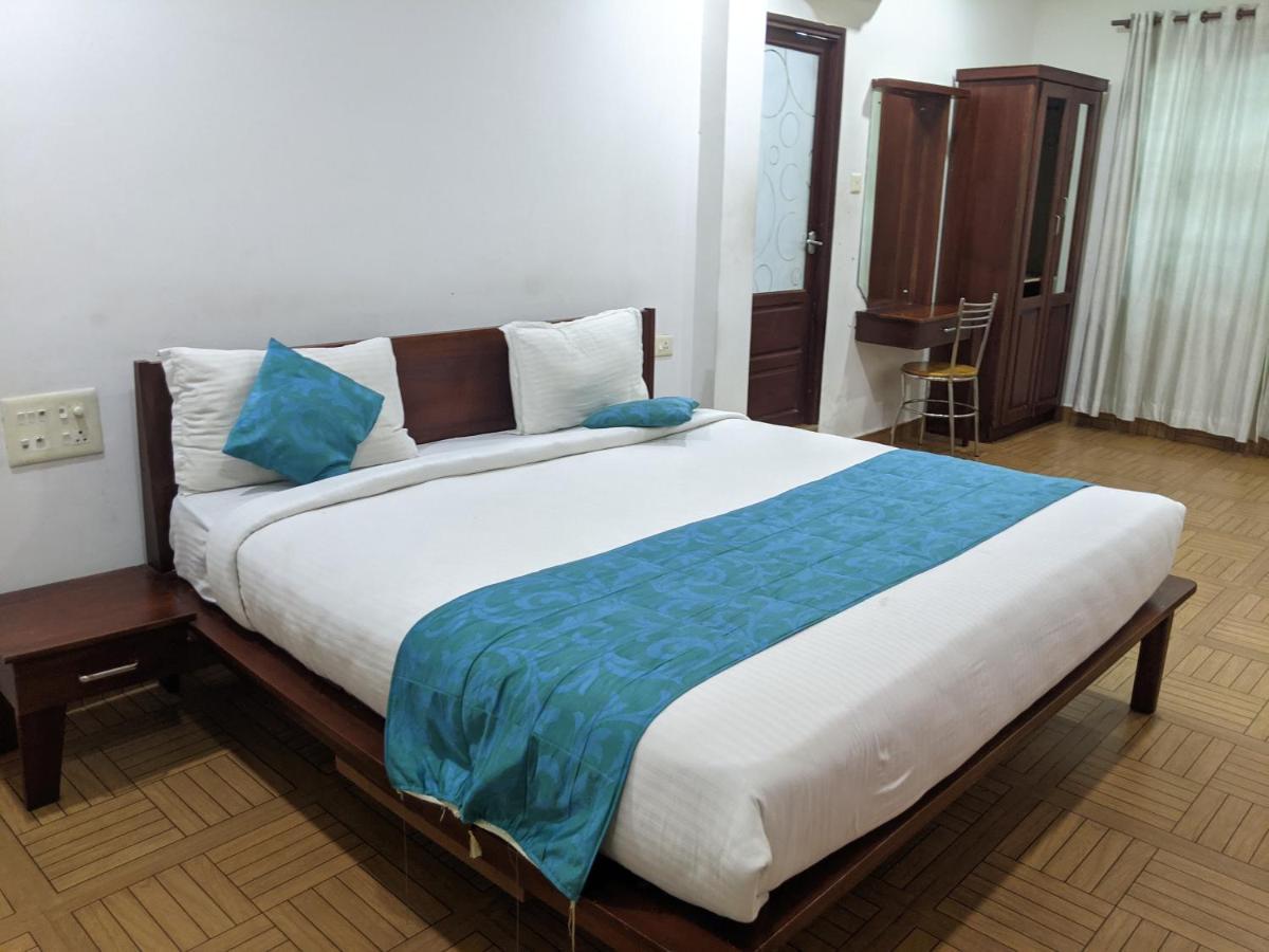 Malabar Plaza Inn Kochi Luaran gambar