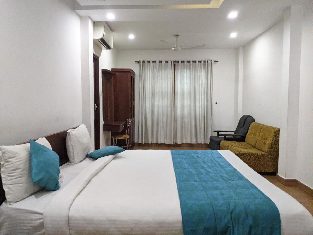 Malabar Plaza Inn Kochi Luaran gambar