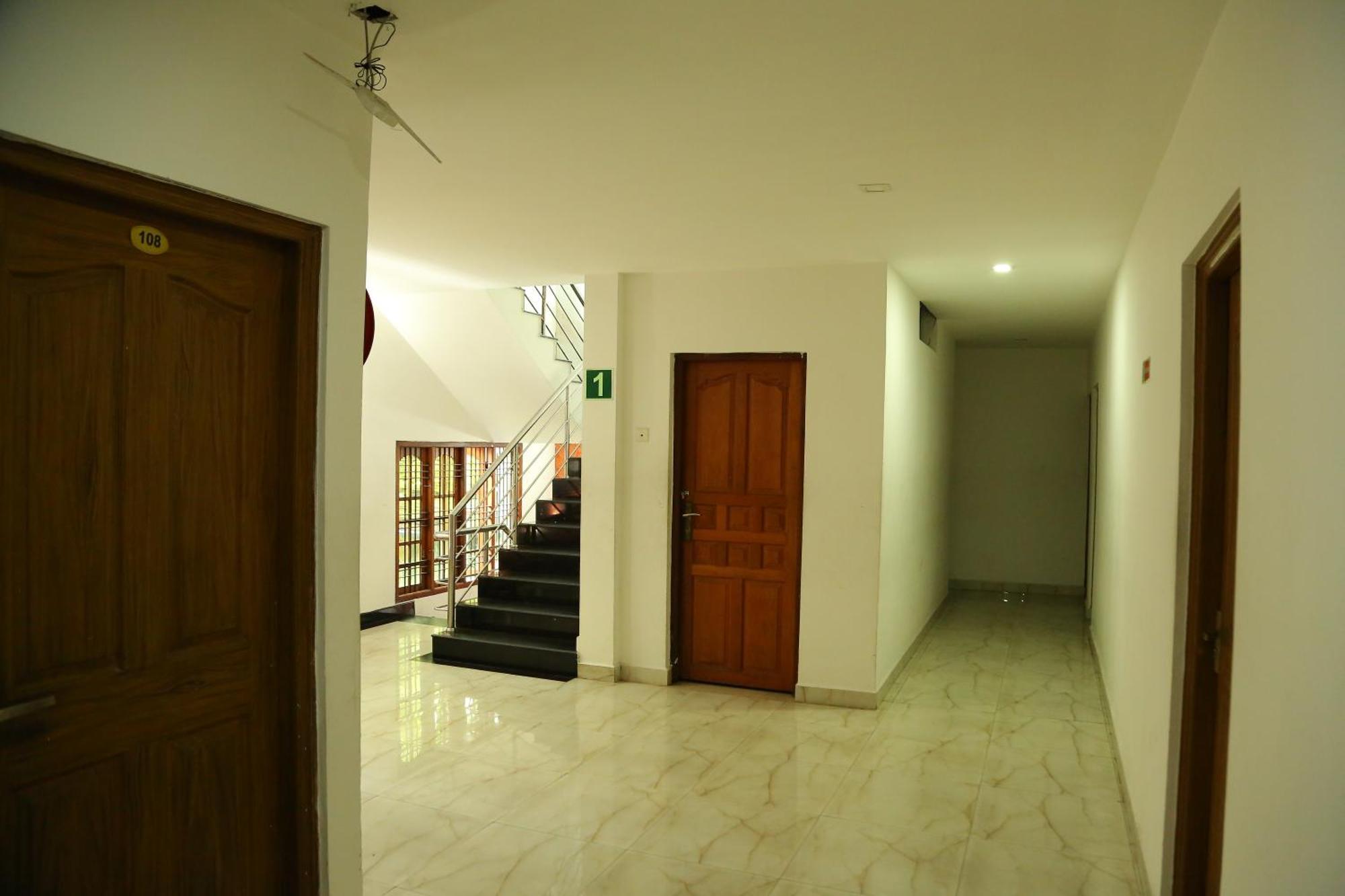 Malabar Plaza Inn Kochi Luaran gambar